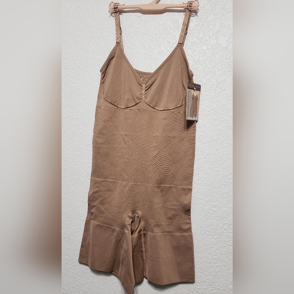 Under Cover Nude Shapewear Bodysuit with Plunging Neckline and Fitted Silhouette
